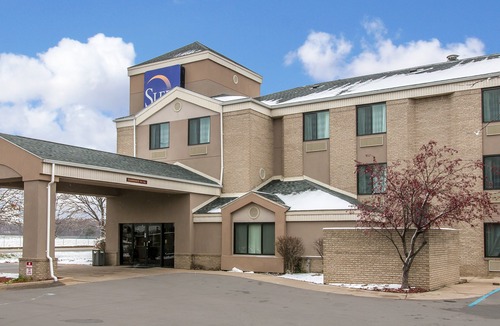 Flat Rock Hotel | Baymont by Wyndham Flat Rock