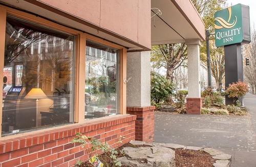 Lloyd District Hotel | Quality Inn Downtown Convention Center Portland