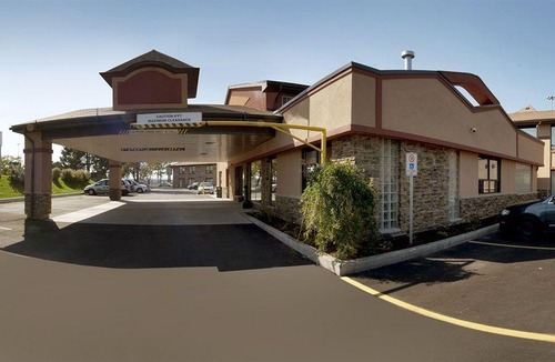 Rosemount Hotel | Quality Inn - Kitchener