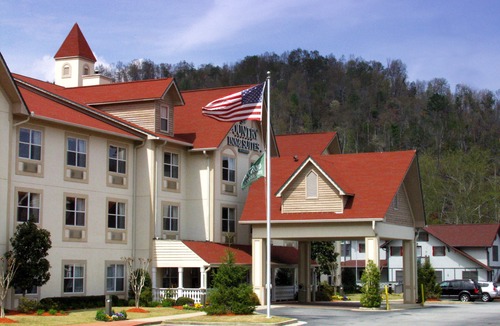 Helen Hotel | Country Inn & Suites by Radisson, Helen, GA