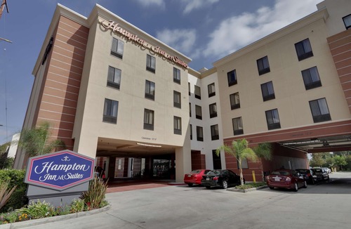 Van Nuys Hotel | Hampton Inn & Suites Sherman Oaks