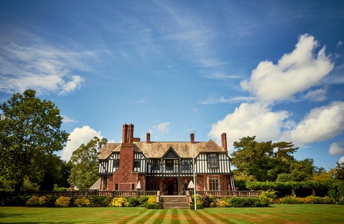 Ledsham Hotel | Inglewood Manor