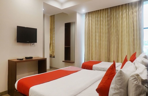 Shirdi Hotel | OYO 16354 Hotel Sai Srushti