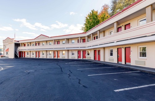 West Springfield Hotel | Econo Lodge West Springfield Hwy 5