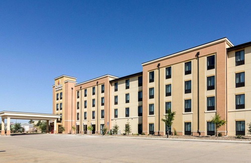 Watford City Hotel | Comfort Inn & Suites Watford City