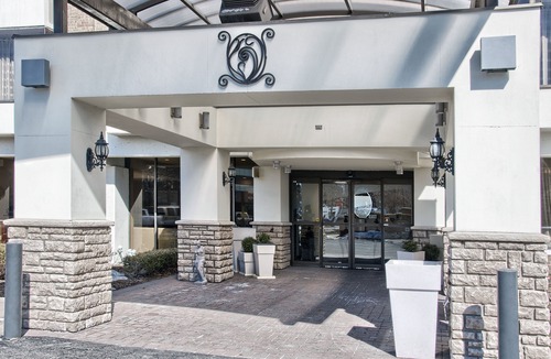 Birmingham Hotel | Holiday Inn Express Detroit-Birmingham, an Ihg Hotel