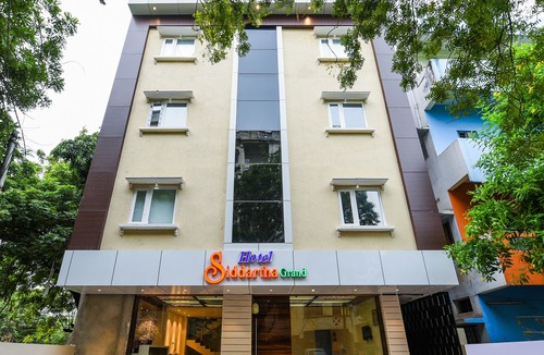 Vijayawada Hotel | Capital O 22922 Hotel Siddartha Grand