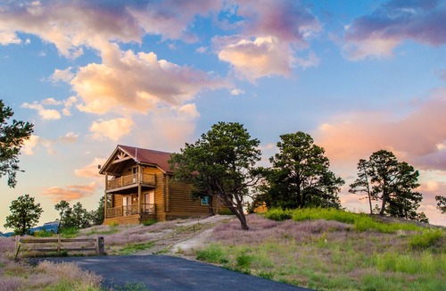 Zion National Park East Entrance Hotel | Zion Mountain Ranch