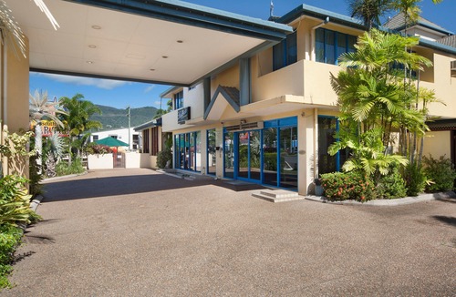 Earlville Hotel | Cairns Southside International