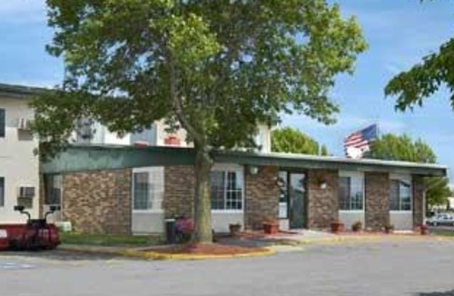 Newton Hotel | Days Inn by Wyndham Newton