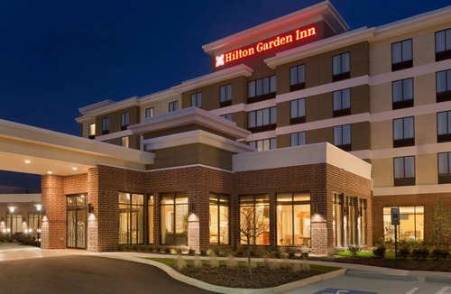 South Hills Hotel | Hilton Garden Inn Pittsburgh Airport South-Robinson Mall