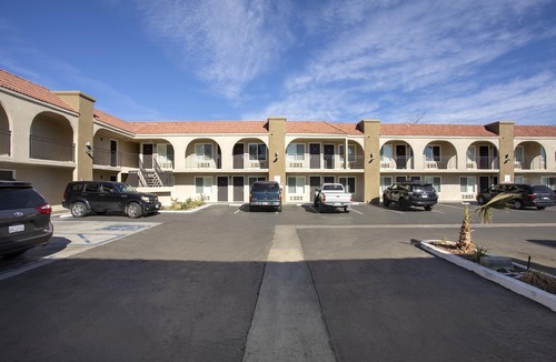 Palmdale Hotel | OYO Hotel Palmdale - Antelope Valley