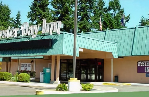 West Hills Hotel | Oyster Bay Inn & Suites