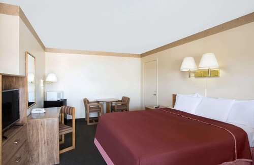 Brigham City Hotel | Howard Johnson by Wyndham Brigham City