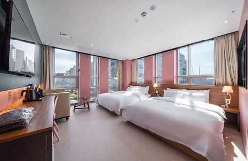Gimpo Hotel | Gray Hotel