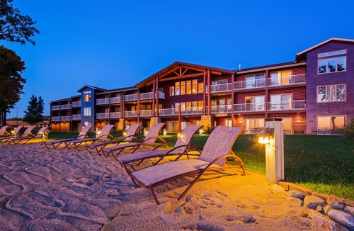 Detroit Lakes Hotel | Best Western Premier the Lodge on Lake Detroit