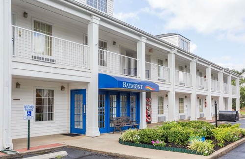Greenwood Hotel | Baymont by Wyndham Greenwood