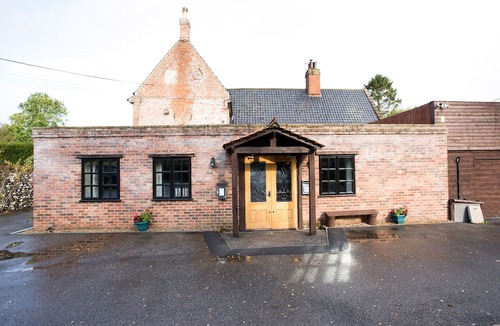 Horsham St Faith Hotel | OYO Elm Farm Country House