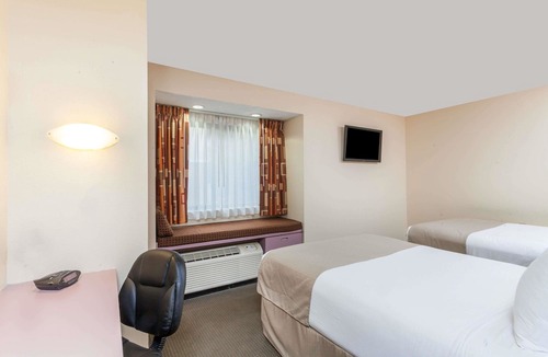 Ashley Oaks Hotel | Microtel Inn by Wyndham Knoxville