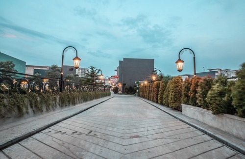 Ciputat Hotel | OYO Flagship 728 Baileys Apartment