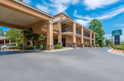 Rockingham Hotel | Quality Inn & Suites Rockingham