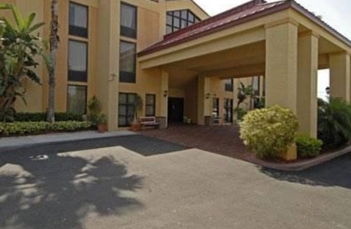 Lantana Hotel | Comfort Inn & Suites Lantana - West Palm Beach South