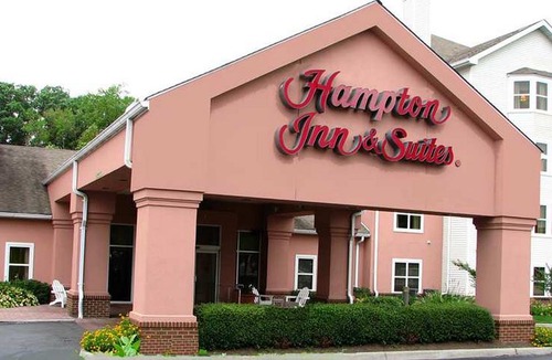 Central Newport News Hotel | Hampton Inn & Suites Newport News-Airport - Oyster Point Area