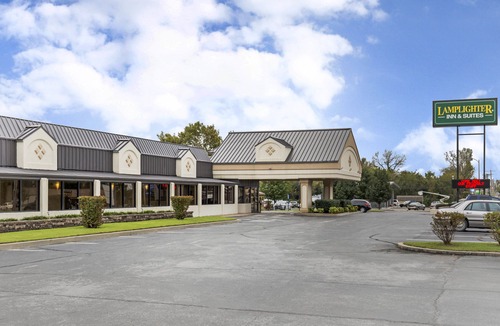 Pittsburg Hotel | Lamplighter Inn and Suites