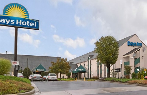 Lanham Hotel | Days Inn by Wyndham Lanham Washington D.C