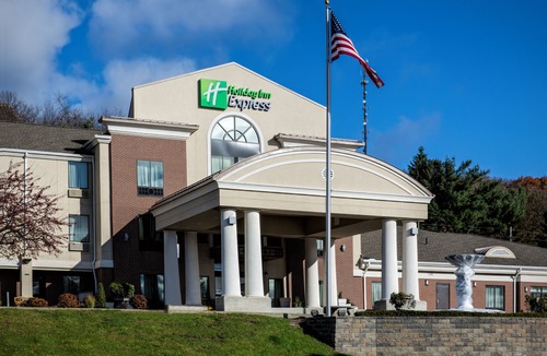 Fredericksburg Hotel | Holiday Inn Express Meadville (I-79 Exit 147a), an Ihg Hotel