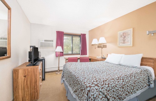 Renner Hotel | Days Inn by Wyndham Sioux Falls Airport