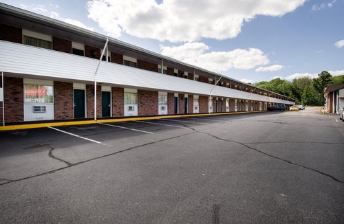 Northborough Hotel | Econo Lodge Inn & Suites