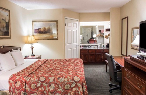 Greenville Hotel | Econo Lodge Greenville