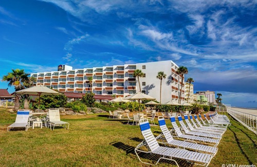 Daytona Beach Shores Hotel | Best Western Aku Tiki Inn