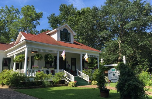 Jefferson Hotel | White Oak Manor Bed & Breakfast