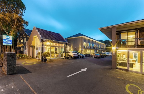 Epsom Hotel | Best Western Newmarket Inn & Suites