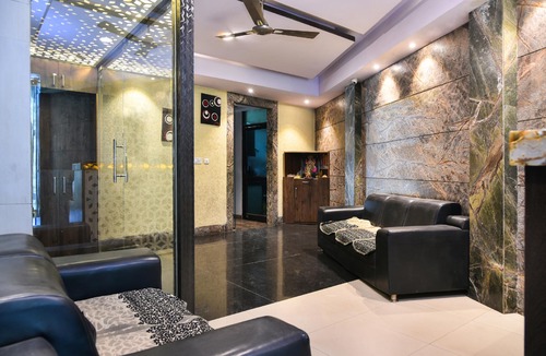 Jaipur Hotel | OYO 9144 Travelers Lodge