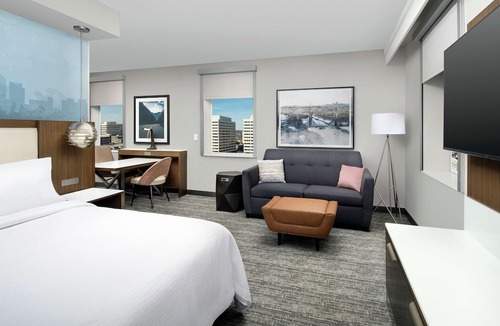 Downtown Knoxville Hotel | Embassy Suites by Hilton Knoxville Downtown