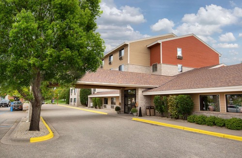 Apple Valley Hotel | AmericInn by Wyndham Apple Valley