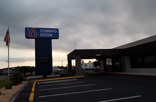 Burlington Hotel | Motel 6 Burlington, NC