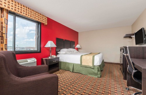 Muncie Hotel | Days Inn by Wyndham Muncie -Ball State University