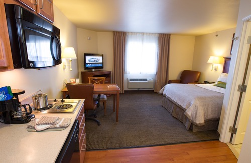 Springfield Hotel | Candlewood Suites Springfield, an Ihg Hotel