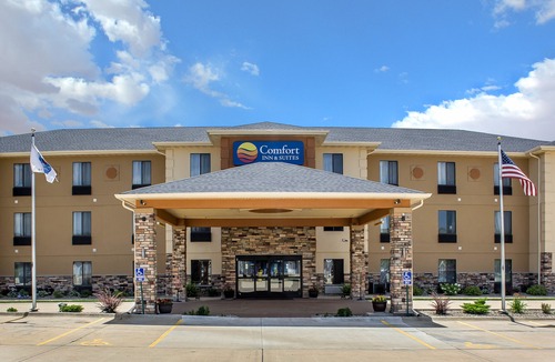 Cedar Rapids Hotel | Comfort Inn & Suites Cedar Rapids North - Collins Road