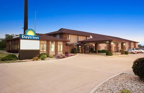 Oglesby Hotel | Days Inn by Wyndham Oglesby/ Starved Rock