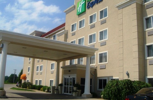 Evansville Hotel | Holiday Inn Express Evansville - West, an Ihg Hotel