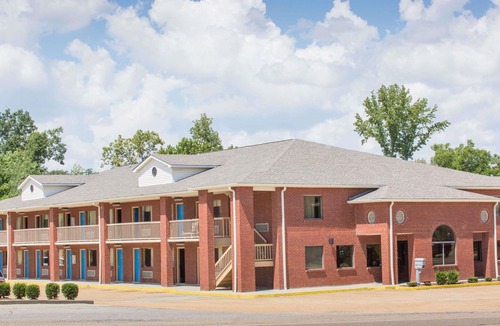 Tupelo Hotel | Days Inn by Wyndham Tupelo