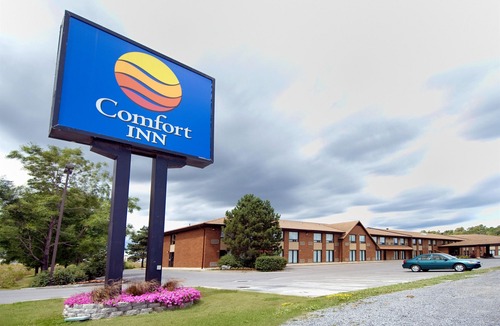 Kingston Hotel | Comfort Inn Highway 401