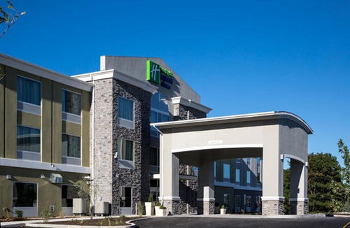 New Cumberland Hotel | Holiday Inn Express & Suites New Cumberland, an Ihg Hotel