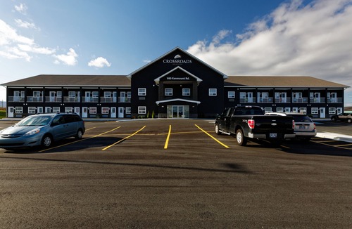 Paradise Hotel | Crossroads Inn & Suites