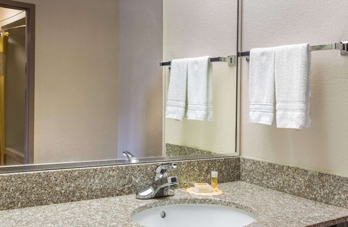 Callaway Hotel | Days Inn by Wyndham Panama City/Callaway